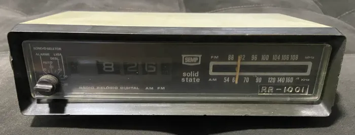 Rádio relógio despertador antigo relíquia decoração funcionando rádio DEFEITO