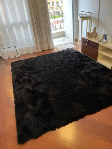 TAPETE PELO SINTÉTICO PRETO 250X200CM