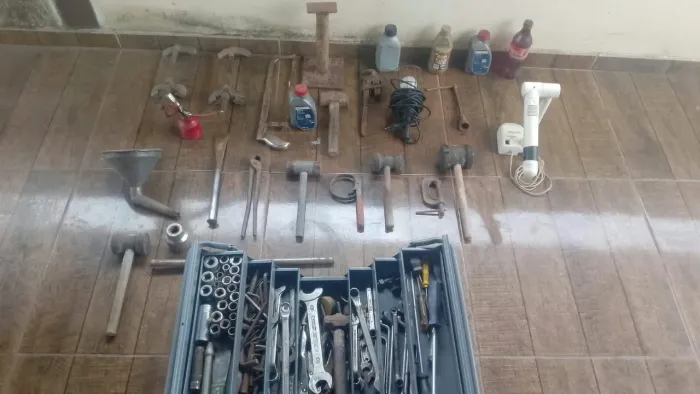 Várias ferramentas mecânico