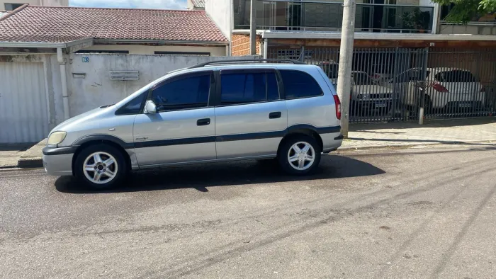 Chevrolet Zafira Comfort 2.0 MPFI Flexpower 8V 5P 2011