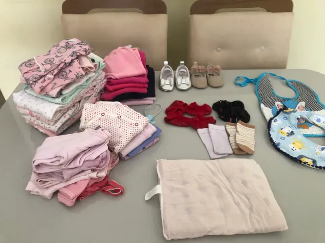 Lote de Roupas de Bebê (3 a 9 meses) - Excelente Estado!