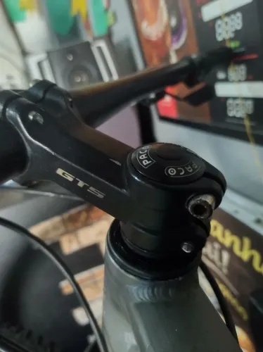 Vendo Bike KSW toda em alumínio revisada só andar