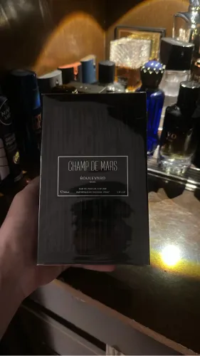 Perfume Chamb de mars boulevard paris