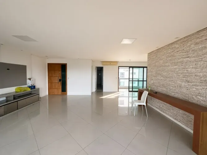 Le Parc | Apartamento de 195m² | 4 Suítes | Andar Alto | Condomínio Completo