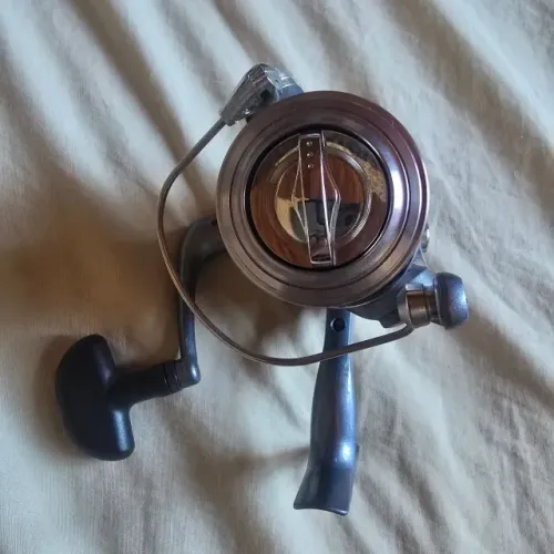 Molinete Daiwa Crossfire 2500x 5 rolamentos
