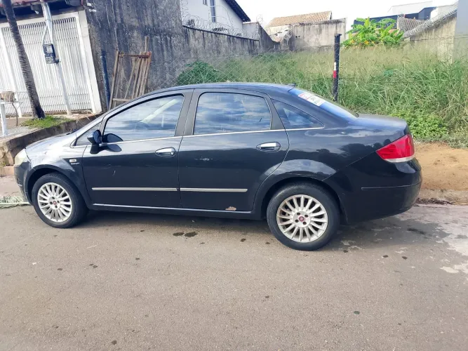 Fiat Linea Absolute 1.9/1.8 Flex Dualogic 4P 2010