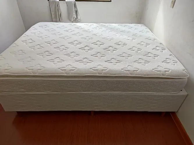 Cama Queen Size Umaflex Itália - Molas Ensacadas + Base Box
