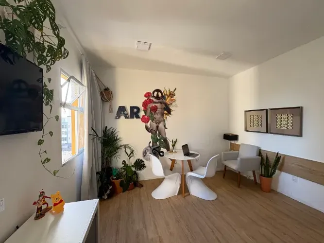 Sala comercial reformada no coração cdo centro-leste