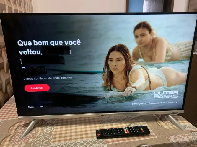 Smart Tv Philco 32 polegadas com controle remoto.