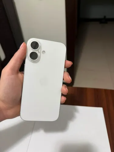iPhone 16 128gb - Branco (EM EXCELENTE ESTADO)