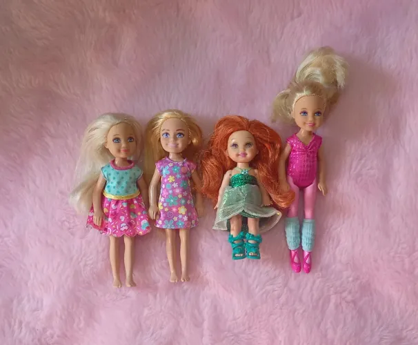 Lote de Kelly e Chelseas irmã da Barbie.