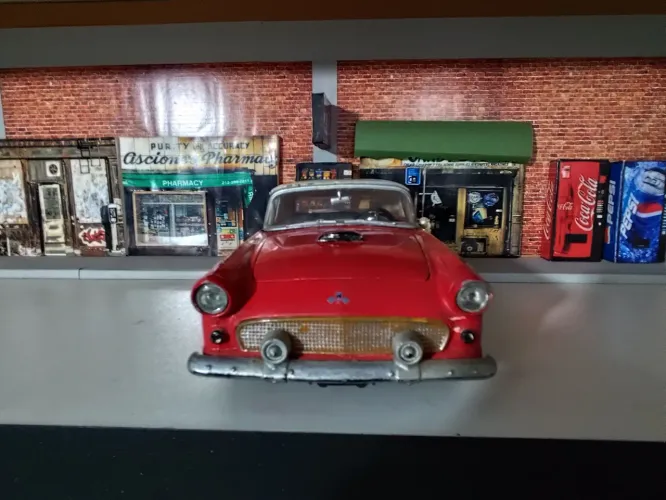 Miniatura thanderbird 1/18