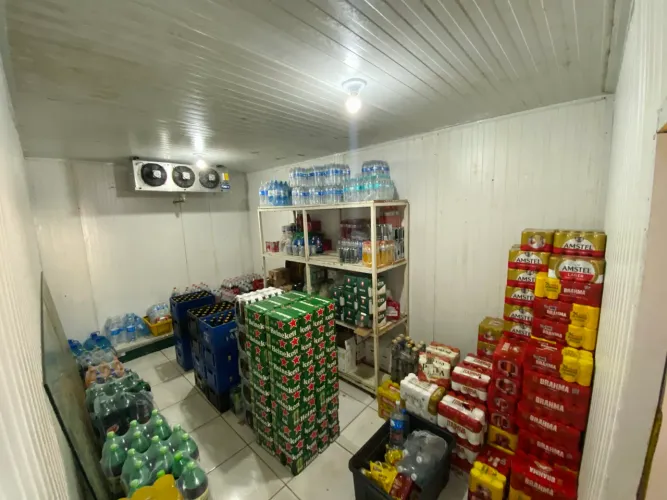 Vendo câmara frigorífico para bebidas 4 por 2,60m