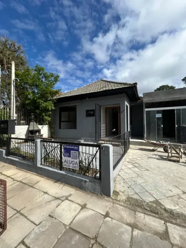 Casa + sala comercial ao lado