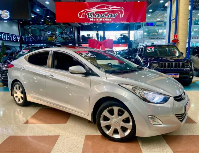 Hyundai Elantra GLS 1.8 16V Aut. 2012