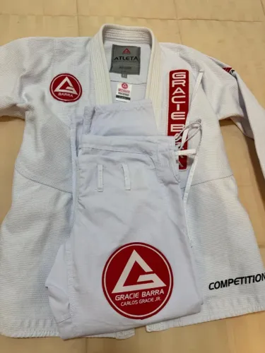 Kimono Gracie Barra Atleta Branco A1