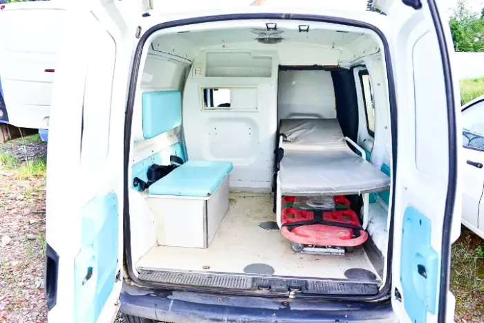 Vendo esta Ambulancia em condicao de uso ano 2013 Diret c/ Proprietario em Curitiba PR