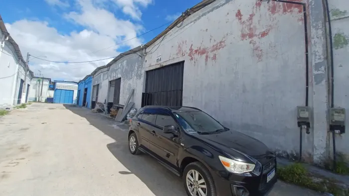Galpão para Venda em Salvador, Nova Esperança, 1 banheiro