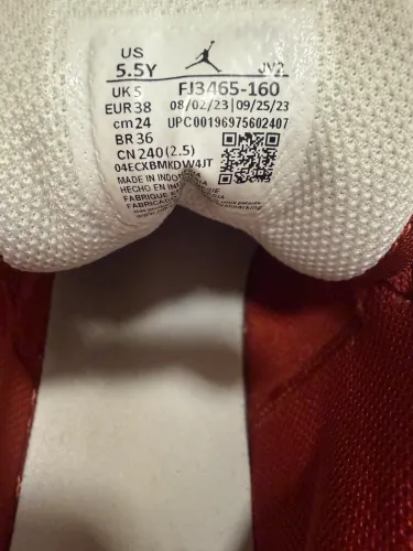 Tênis Nike jordan vermelho modelo Nike Air Jordan 1 Low tamanho 36 usado