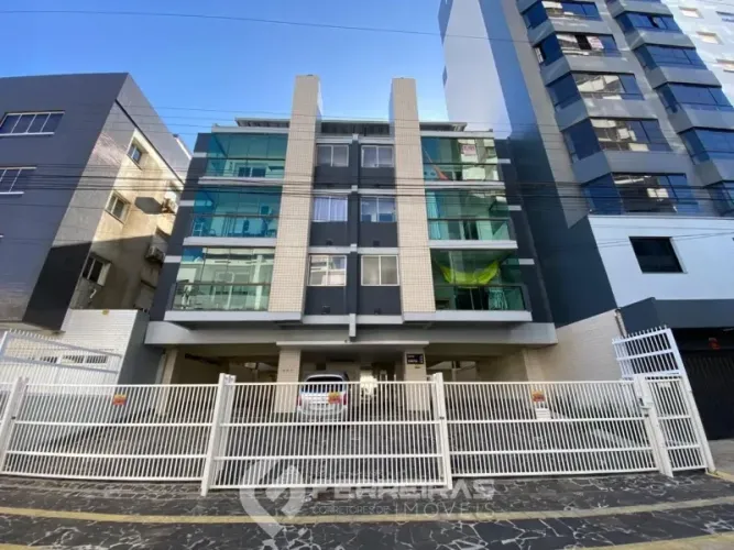 Locação anual apartamento mobiliado 3 dormitórios com terraço próximo à Avenida da Igreja