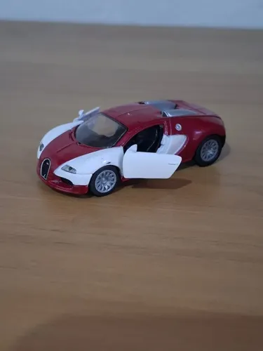 Carrinho miniatura bugatti