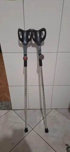 Par de muletas ajustáveis