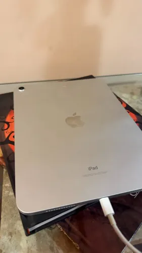iPad (10ª geração) 64GB na caixa