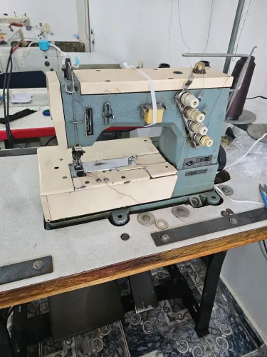 Maquina galoneira