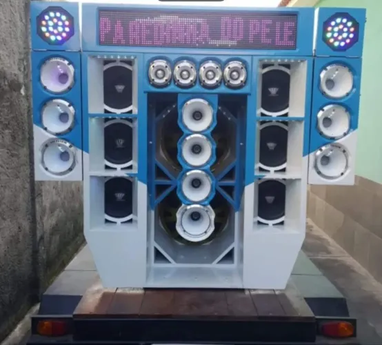 Vendo carretinha de som automotivo recibo.