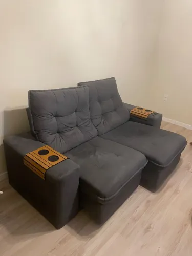 Sofá retrátil e reclinável