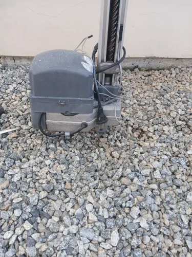 Motor de portão 90reais 