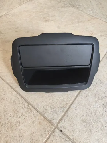 Moldura multimídia Renegade 