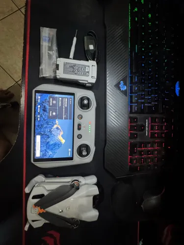 Drone DJI Mini 3 controle com tela e 2 baterias