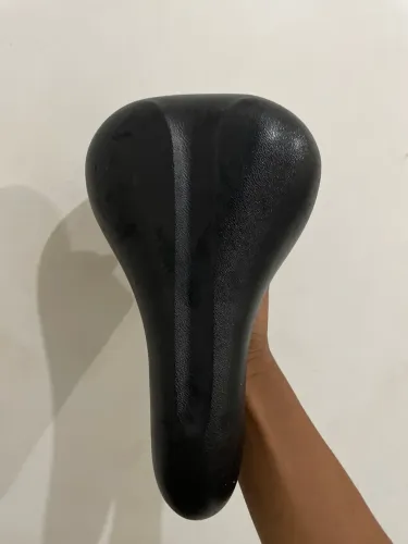 Banco de bicicleta preto