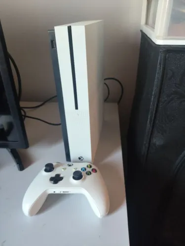 Vendo ou troco Xbox one s 1 tera