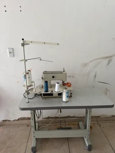 Máquina de costura