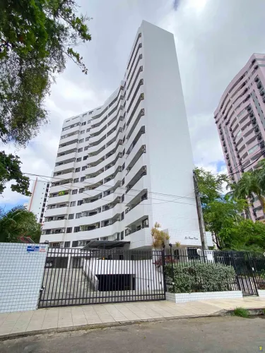 Apartamento com 2 quartos e varanda no Cocó