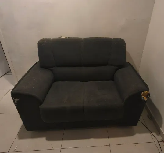Sofá 2 lugares doação (requer capa)