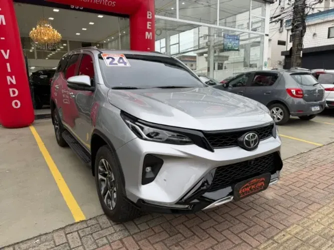 Toyota Hilux SW4 SRX Plat. 4X4 2.8 TB Die. Aut. 2024
