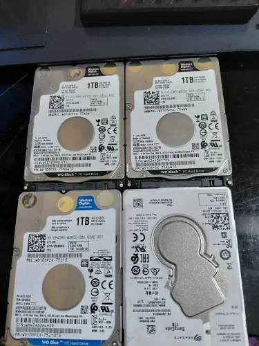 Vendo 05 hds de 01 tb