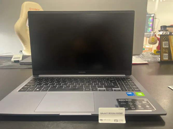 Galaxy Book 4 max560 