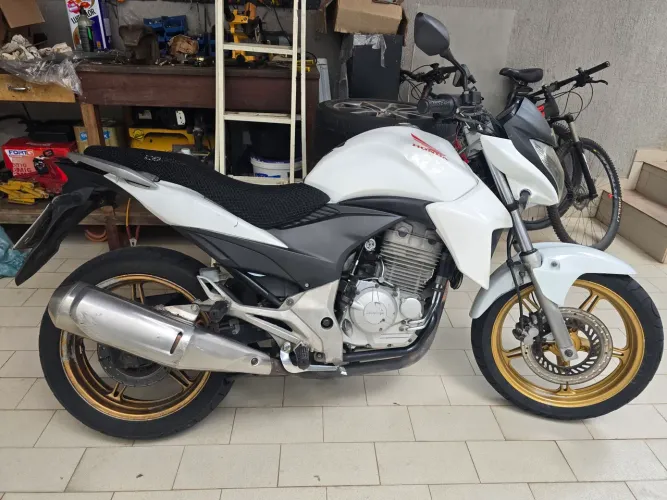 Vendo CB300r Flex em Ótimo estado