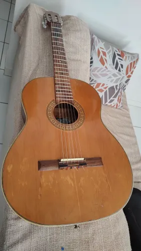 Violão Gianini, nylon com capa e suporte de parede 