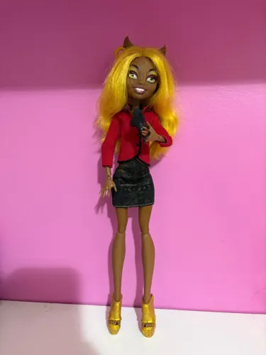 Monster High Clawdia fca básica