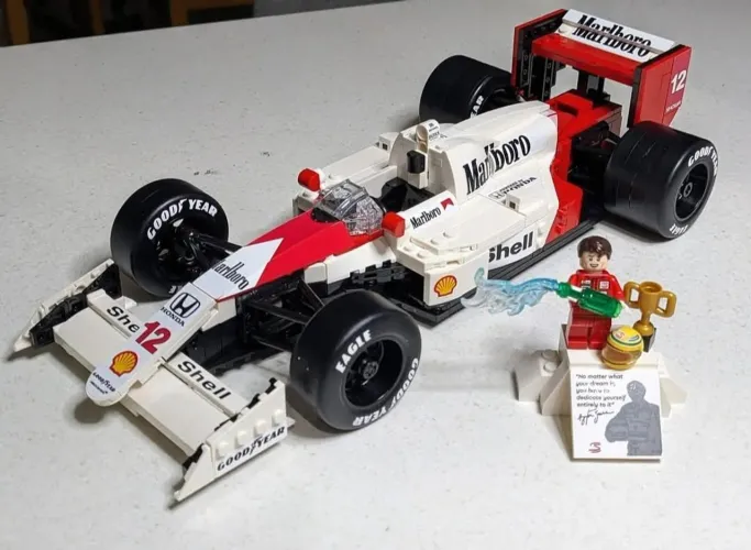 McLaren Senna MP4/4 Lego 
