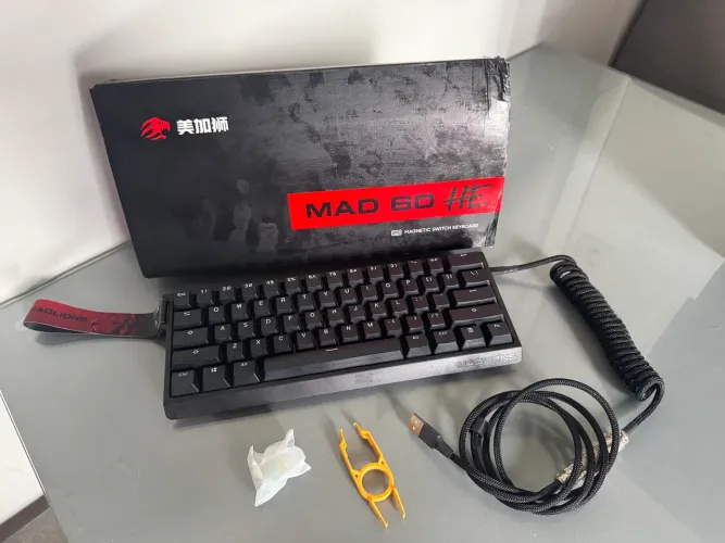 MAD 60 HE Teclado mecânico com fio, Interruptor magnético 