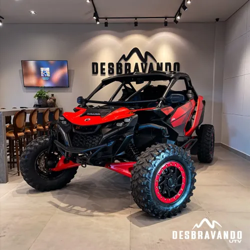 Can-Am Maverick R X 2025
