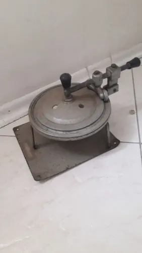 Máquina de fechar marmitex