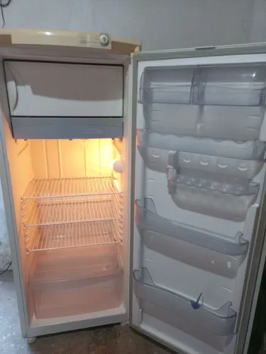 Geladeira Consul $ 700 reais 