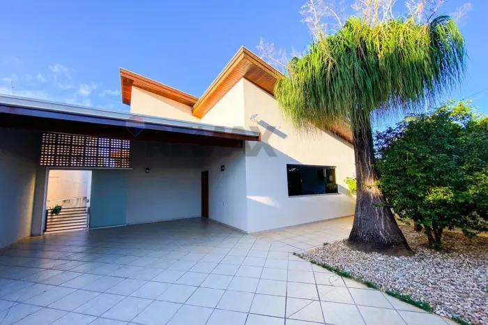 Casa com terreno grande à venda em Mogi Mirim - 3 quartos sendo 1 suíte - área gourmet - P